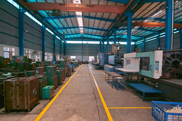 旭錦制造模具存放區(qū) 旭錦制造模具存放區(qū)