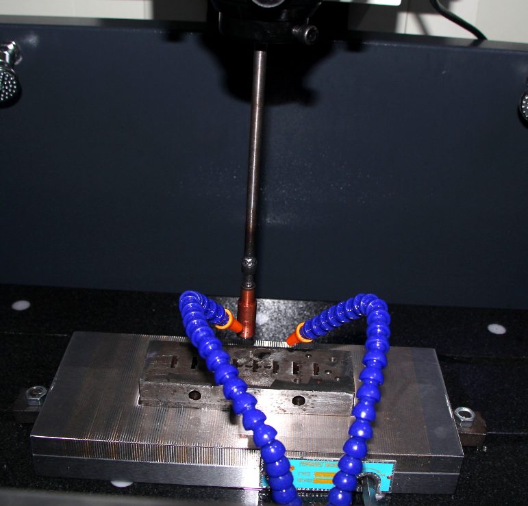 鏡面火花機(jī)-旭錦塑膠模具 鏡面火花機(jī)-旭錦塑膠模具