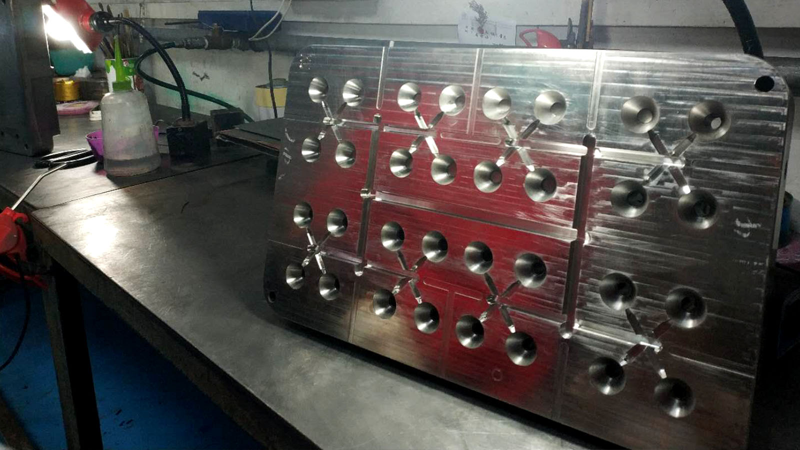 旭錦塑膠模具有限公司 旭錦塑膠模具有限公司