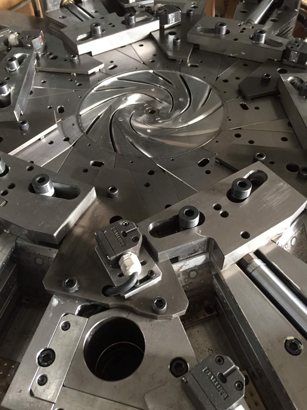 中山市旭錦塑膠模具有限公司，集開模注塑加工一體